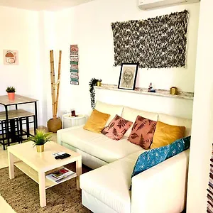 precioso-apartamento-junto-a-la-playa-y-el-centro.1costadelsol.com/