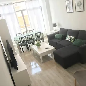 apartamento-con-encanto-larios-luxy.hotelsinnerja.org/